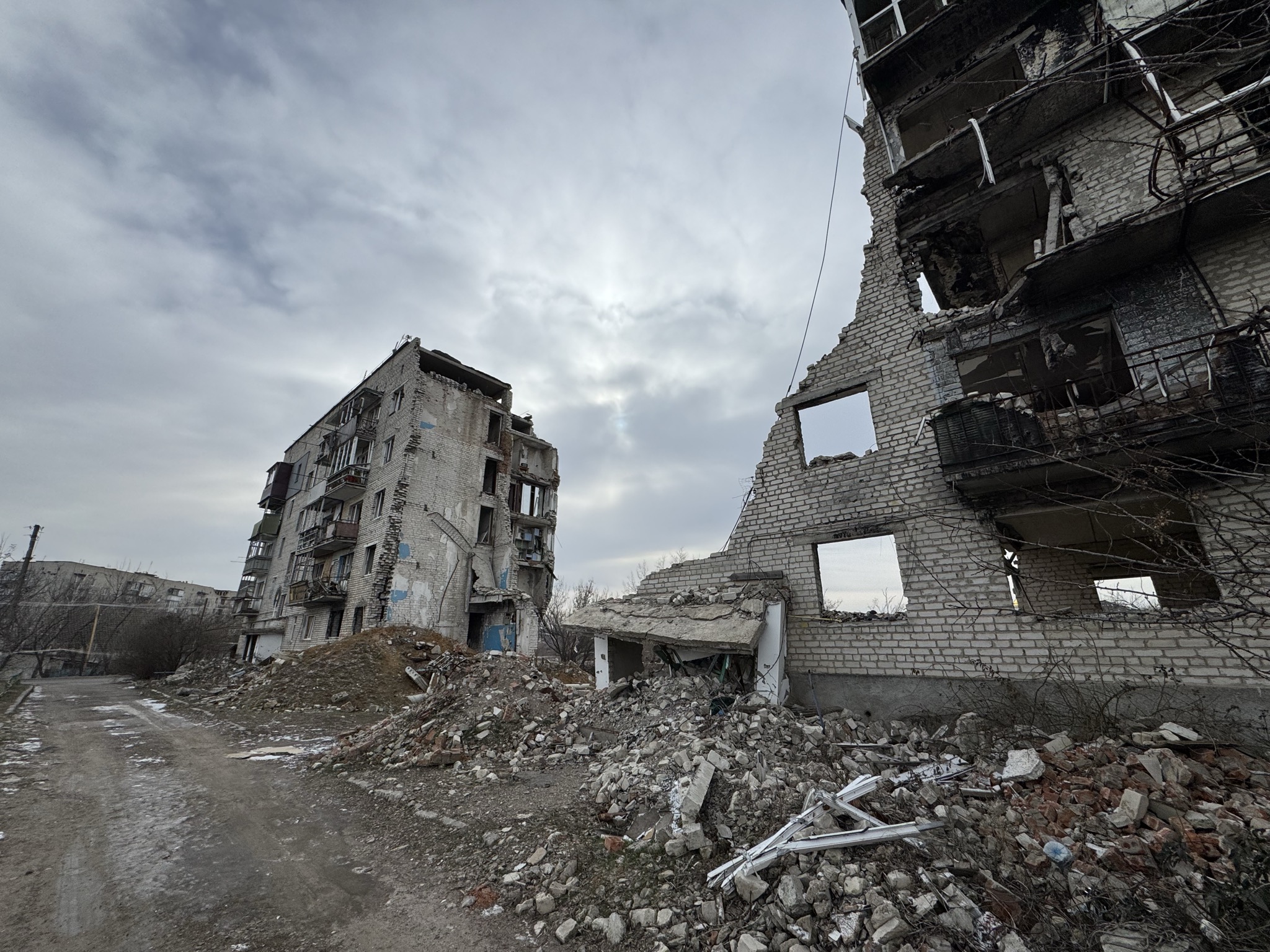 ウクライナ前線での3年にわたる現地調査報告を公開